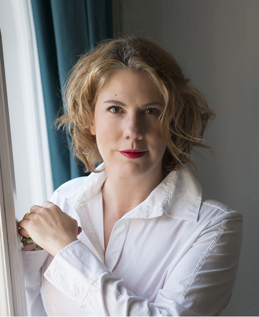 Nina George - credit Helmut Henkensiefken